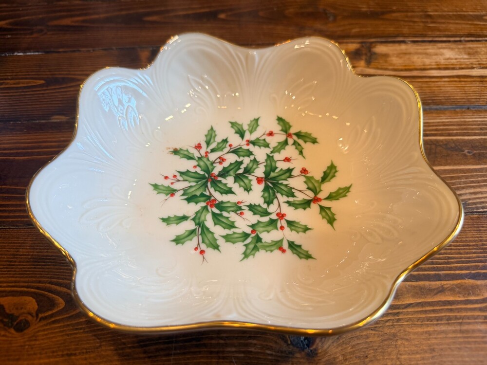Vintage Lenox Holiday Scalloped Candy Dish Ivory Gold Trim Holly Berry Bowl